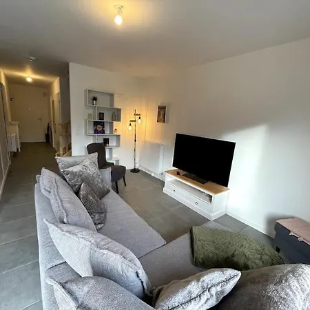 Freesia, Maison Neuve Avec Jardin Et Garage Prázdninový dům *