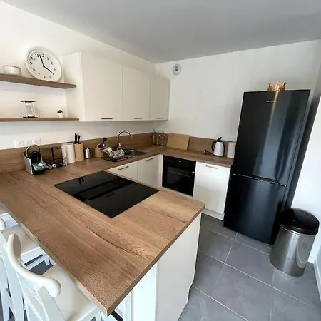 Hébergement de vacances Freesia, Maison Neuve Avec Jardin Et Garage *