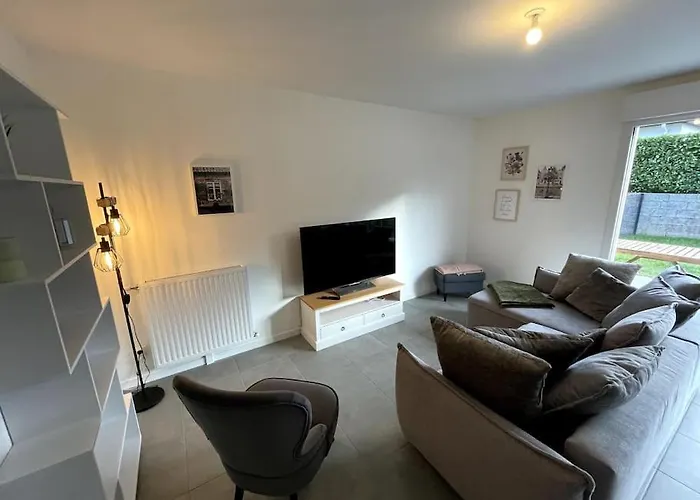 Dom wakacyjny Freesia, Maison Neuve Avec Jardin Et Garage *