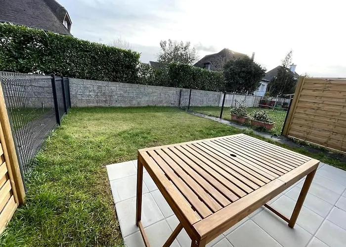 Dom wakacyjny Freesia, Maison Neuve Avec Jardin Et Garage *