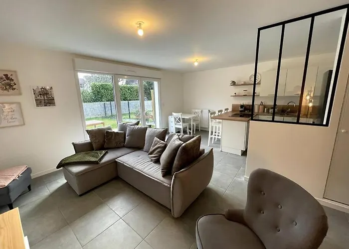 Dom wakacyjny Freesia, Maison Neuve Avec Jardin Et Garage Caen