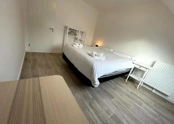 Dom wakacyjny Freesia, Maison Neuve Avec Jardin Et Garage *