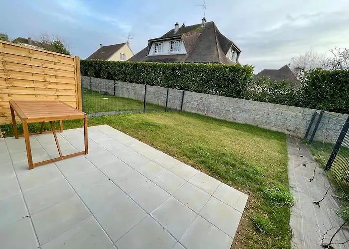 Dom wakacyjny Freesia, Maison Neuve Avec Jardin Et Garage *