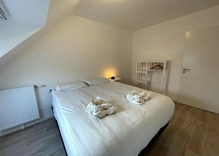 Dom wakacyjny Freesia, Maison Neuve Avec Jardin Et Garage Caen