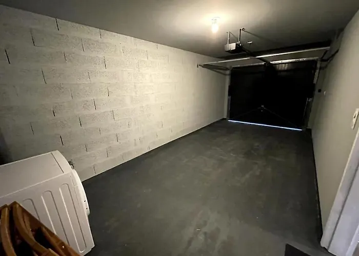 Dom wakacyjny Freesia, Maison Neuve Avec Jardin Et Garage